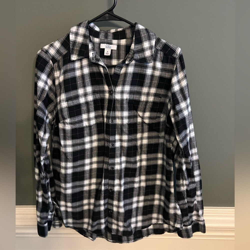 Black and white button down shirt - Picture 1 of 3